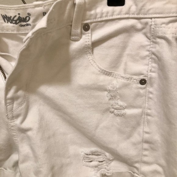White Boyfriend Midi Distressed Shorts size 4 - Picture 2 of 3